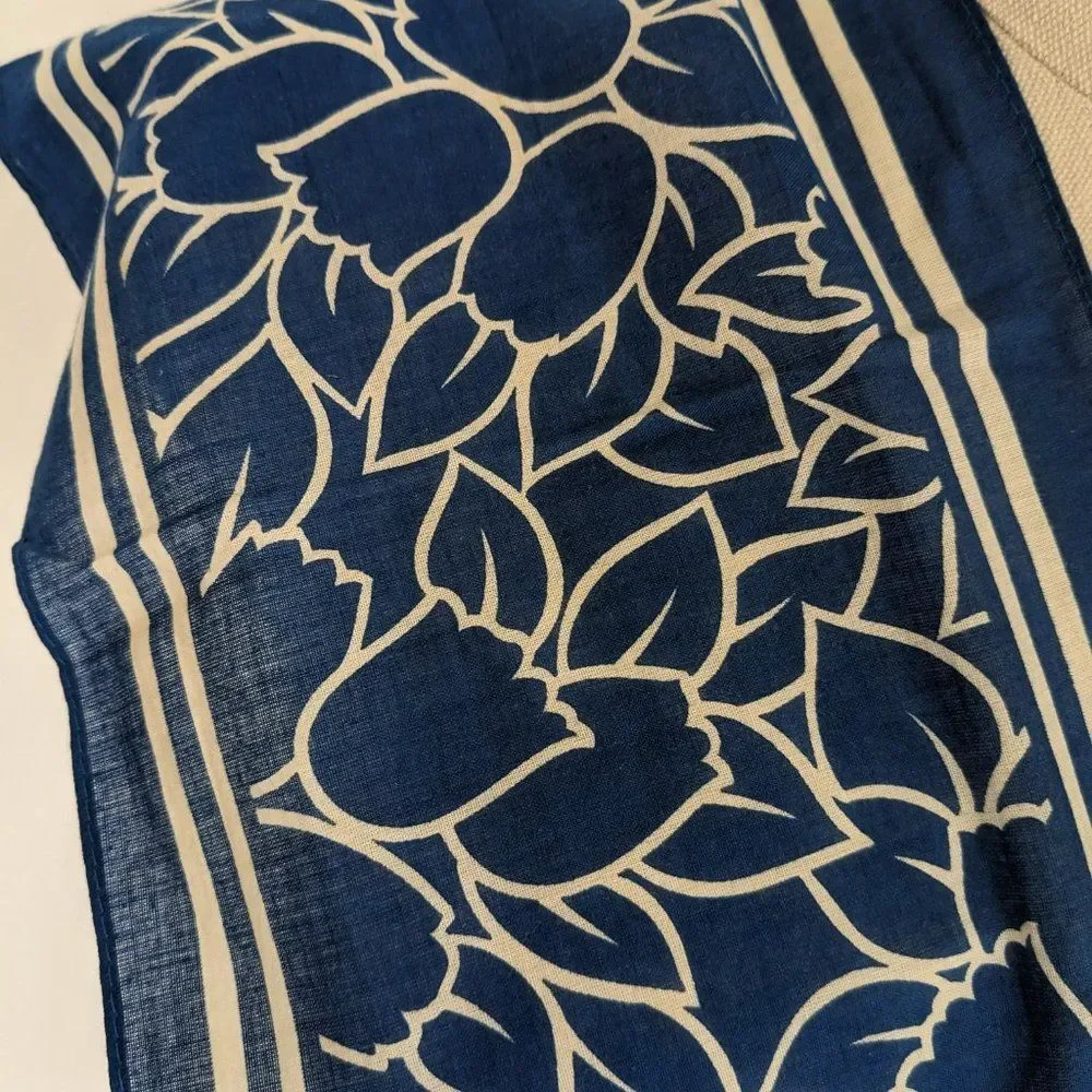 Vintage Eva MT Scarf - Blue and white tulips pattern - Narrow
